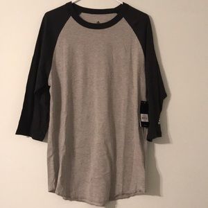 Baseball tee